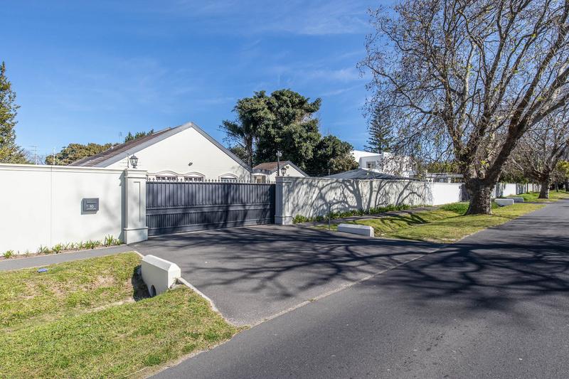 4 Bedroom Property for Sale in Constantia Western Cape